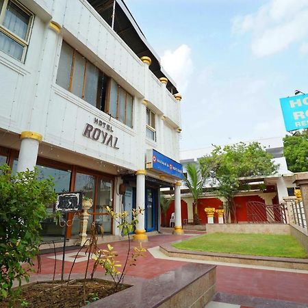 Hotel Royal Ahmedabad Exterior foto